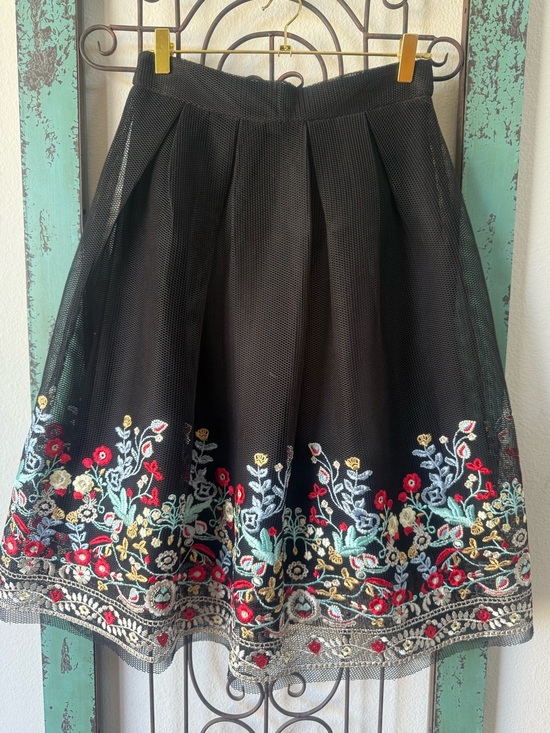 Gianni Bini Dresses & Skirts - Gianni Bini Amelia Embroidered Mesh Floral Midi Skirt NWT Size S
